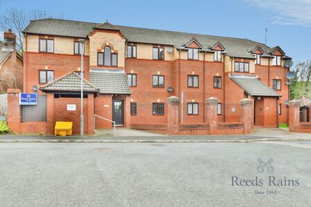 Welland Road, 2 bedroom Flat to rent, &pound;875 pcm