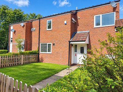 3 bedroom Mid Terrace House for sale