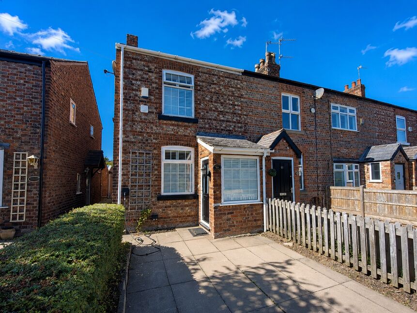 Main image of 2 bedroom End Terrace House for sale, Oak Lane, Wilmslow, Cheshire, SK9