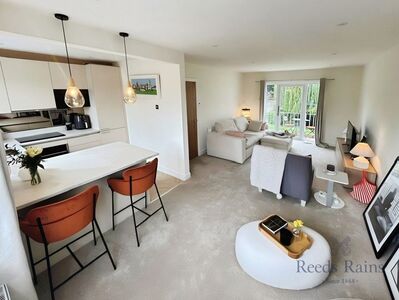 3 bedroom Mid Terrace House to rent