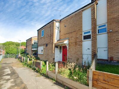 3 bedroom Mid Terrace House for sale