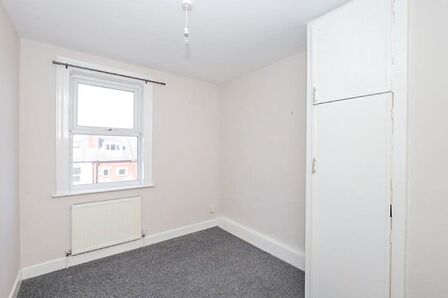 Anns Road North, 3 bedroom Semi Detached House to rent, £700 pcm