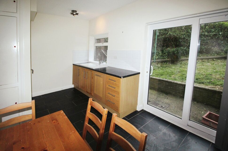 3 bedroom Semi Detached House to rent, Lees Hall Road, Sheffield, S8