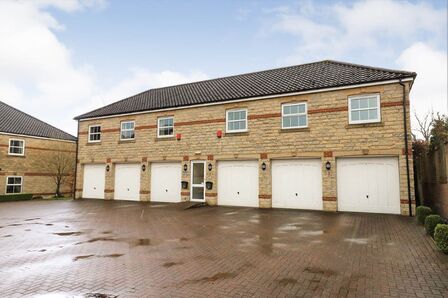 Folkwood Grove, 1 bedroom  Flat to rent, £700 pcm