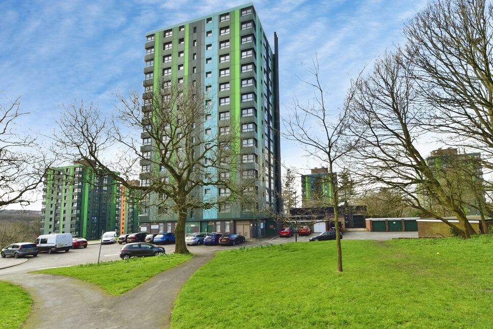 2 bedroom Flat for sale