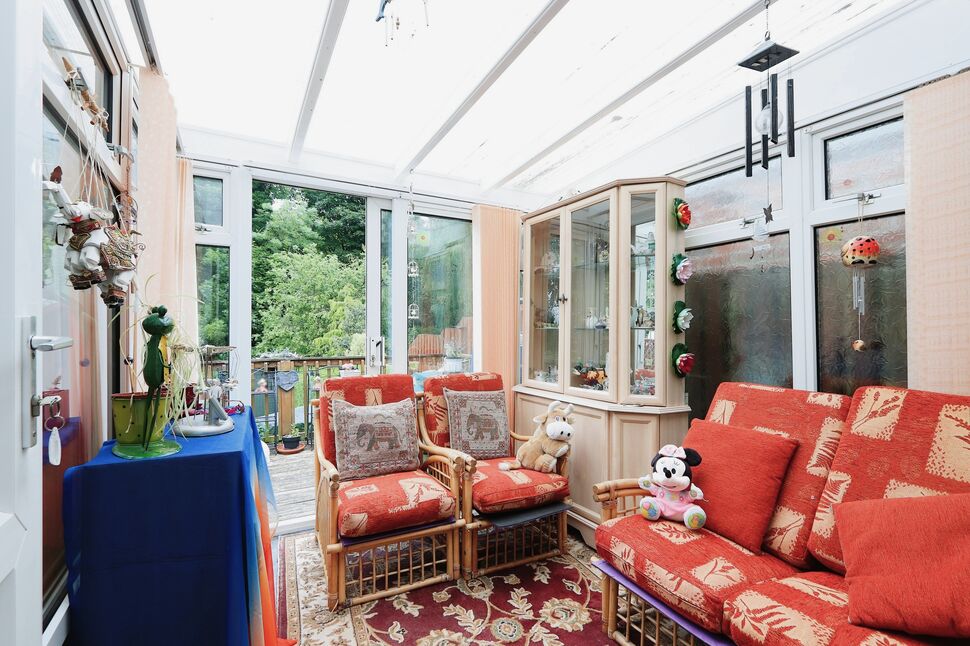 4 bedroom Detached House for sale, Hunters Lane, Sheffield, S13 £220,000