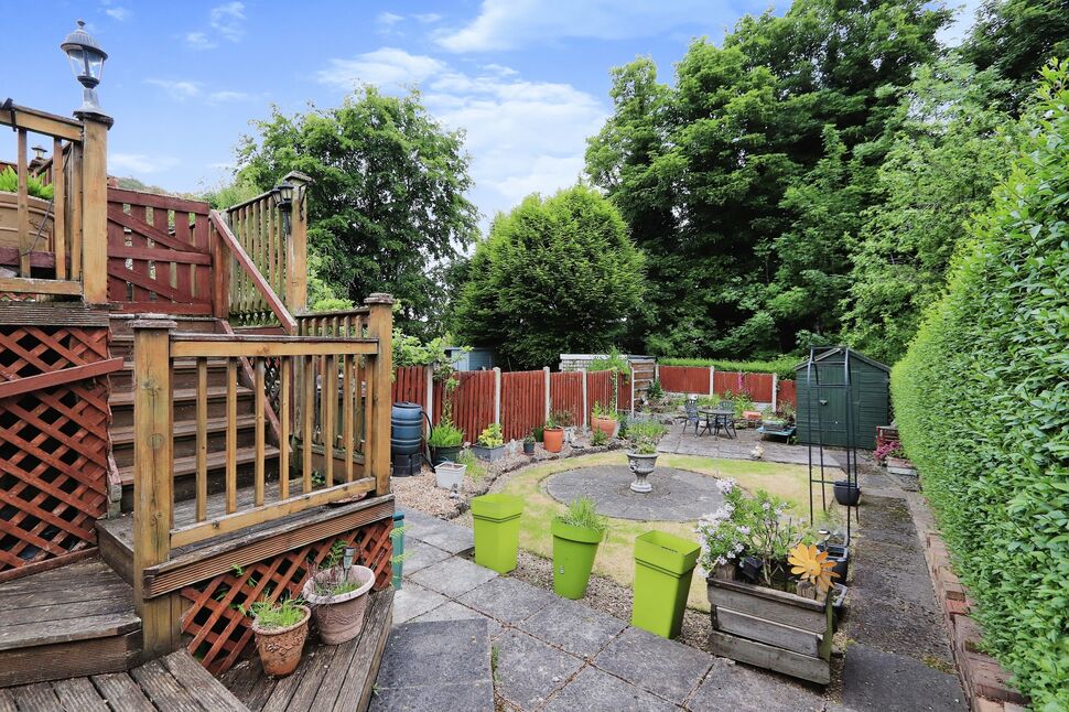 4 bedroom Detached House for sale, Hunters Lane, Sheffield, S13 £220,000