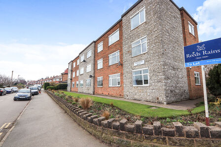 Greystones Drive, 1 bedroom  Flat to rent, £775 pcm