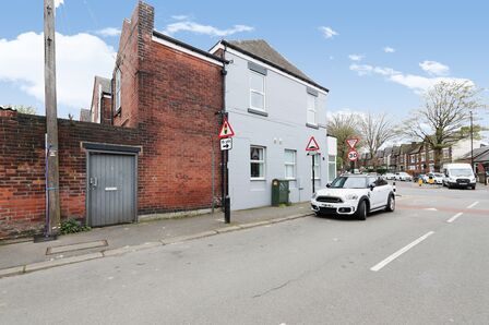 Langdale Road, 1 bedroom  Flat to rent, £725 pcm