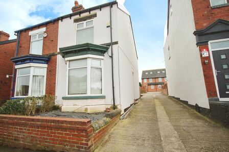 Moor View Road, 3 bedroom Semi Detached House to rent, £1,150 pcm