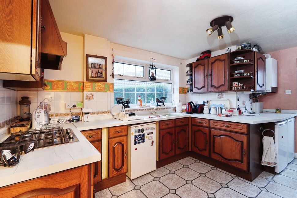 4 bedroom Detached Bungalow for sale, Watkinson Gardens, Waterthorpe