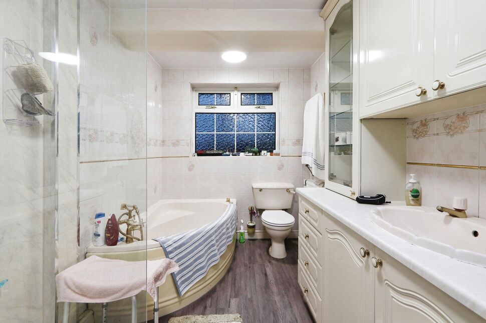 4 bedroom Detached Bungalow for sale, Watkinson Gardens, Waterthorpe