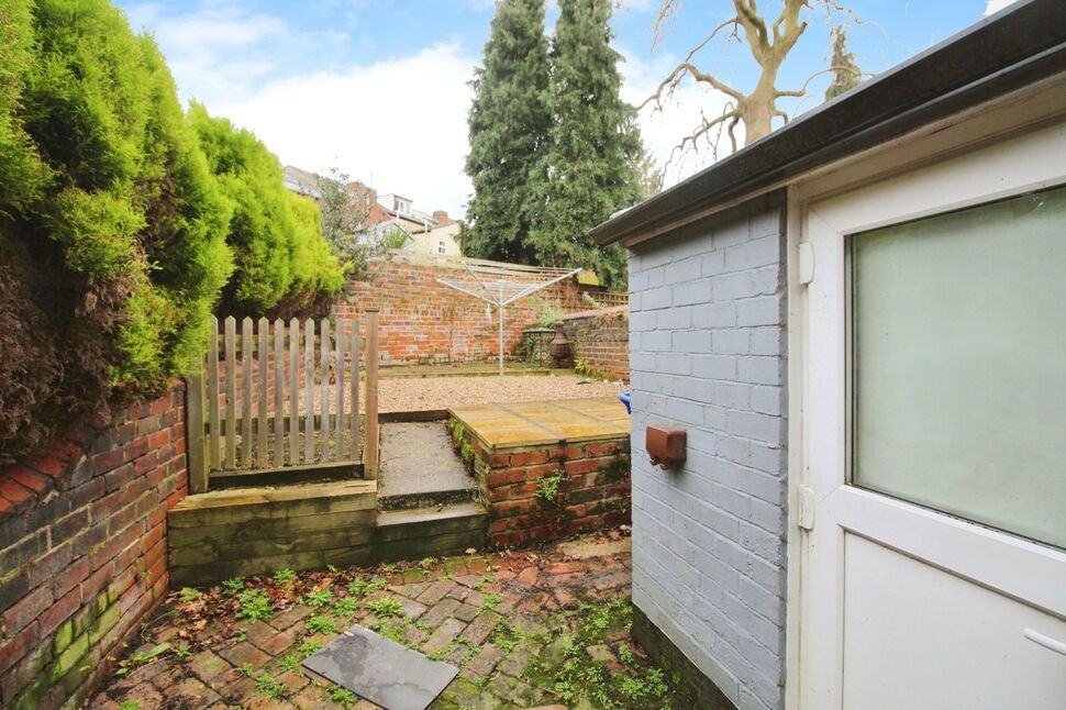 3 bedroom Mid Terrace House to rent, The Dale, Sheffield, S8 £900 pcm