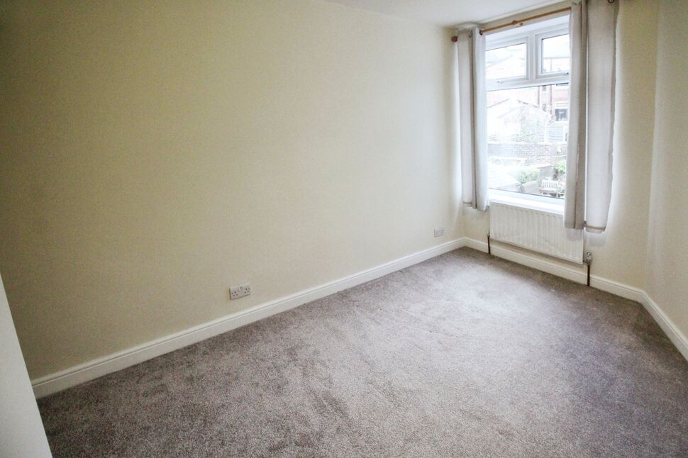 3 bedroom Mid Terrace House to rent, The Dale, Sheffield, S8 £900 pcm