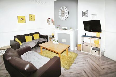 Stafford Road, 1 bedroom Mid Terrace Property to rent, &pound;395 pcm