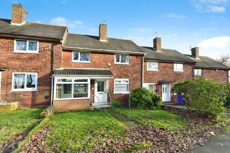 3 bedroom Mid Terrace House for sale
