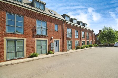 White Lane, 1 bedroom Detached Flat for sale, £110,000