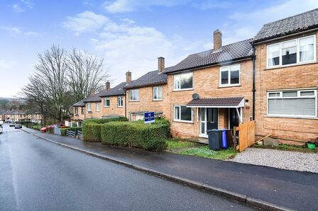 Fraser Crescent, 3 bedroom Mid Terrace House for sale, £190,000