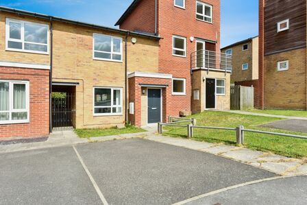 2 bedroom Mid Terrace House for sale
