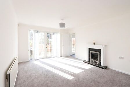 3 bedroom Mid Terrace House for sale