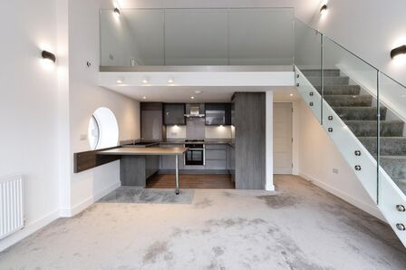 Rydal Crescent, 2 bedroom  Flat to rent, £1,275 pcm
