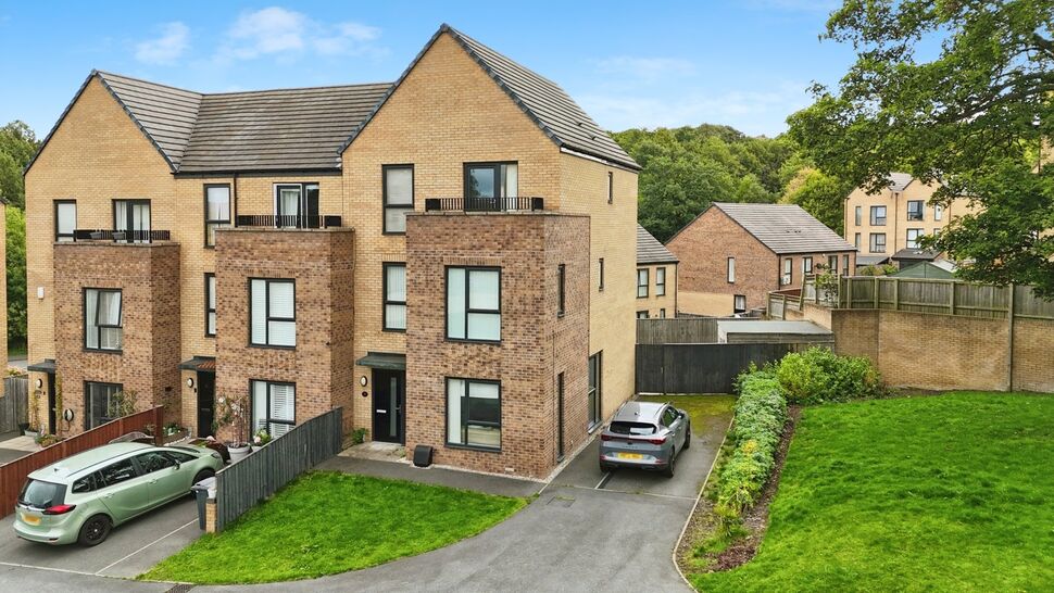 Main image of 5 bedroom End Terrace House for sale, Beeches Drive, Sheffield, South Yorkshire, S2