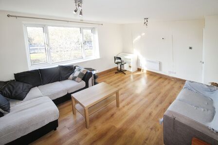 Park Grange Croft, 2 bedroom Flat for sale, &pound;125,000