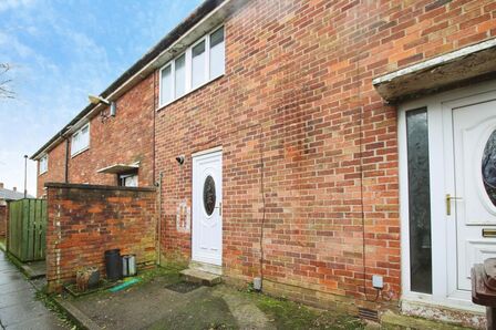 3 bedroom Mid Terrace House for sale