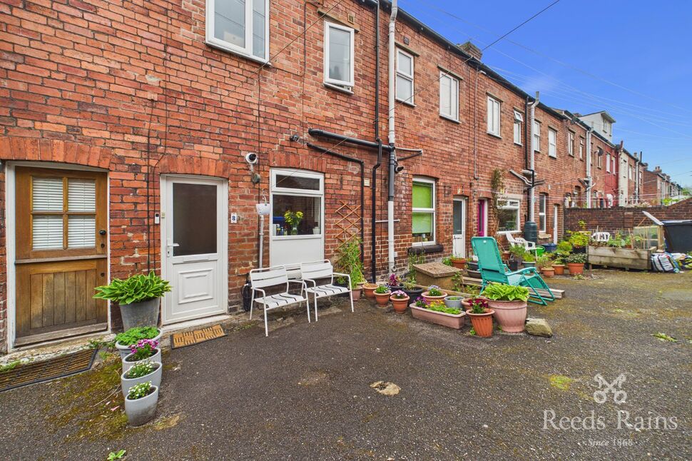 Main image of 3 bedroom Mid Terrace House for sale, Rushdale Avenue, Sheffield, S8