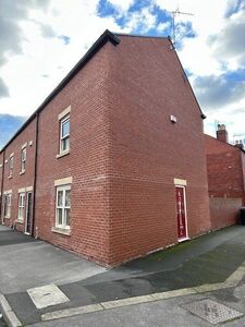 3 bedroom End Terrace House to rent