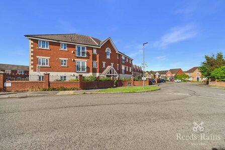 2 bedroom Flat for sale