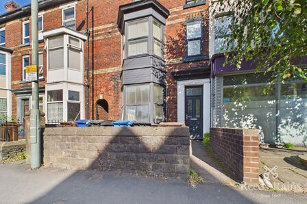 1 bedroom Mid Terrace Property to rent