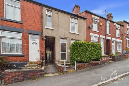 2 bedroom Mid Terrace House to rent