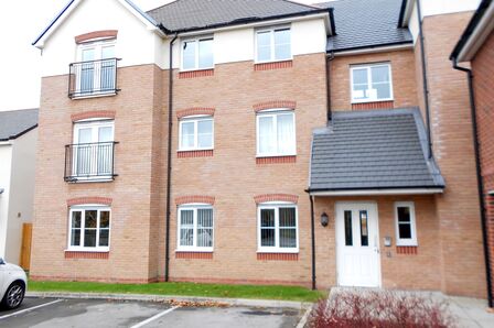 Dol Isaf, 2 bedroom Flat to rent, &pound;825 pcm