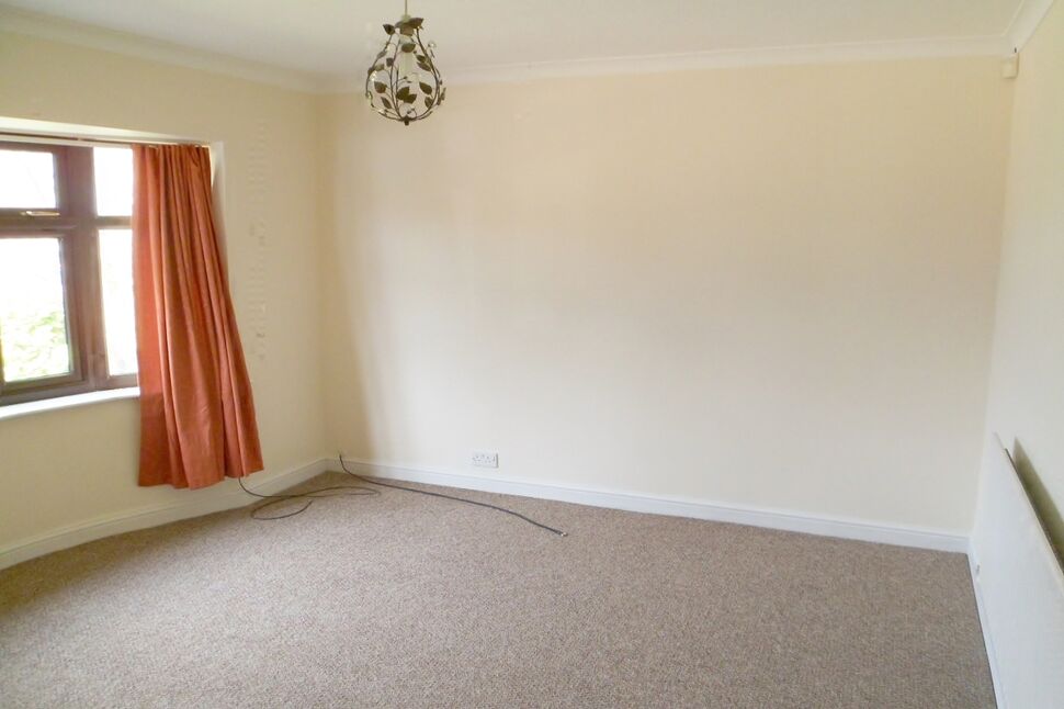 Lounge / Bedroom 1
