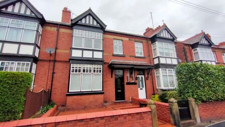 Ruabon Road, 3 bedroom Mid Terrace House for sale, £210,000