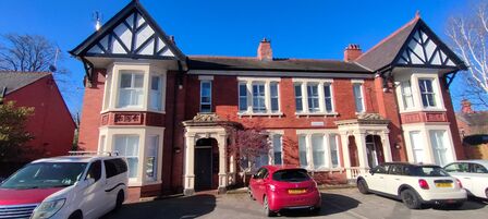 Belmont Road, 2 bedroom  Flat for sale, £90,000