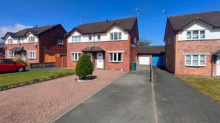 Thornleigh, 3 bedroom Semi Detached House for sale, &pound;225,000