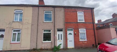 2 bedroom Mid Terrace House for sale