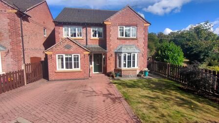 Golau Fryn, 4 bedroom Detached House for sale, £395,000