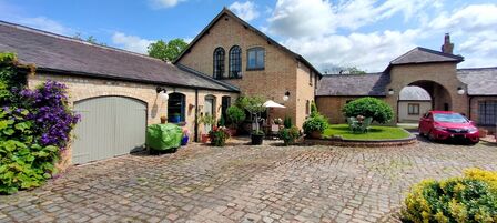 5 bedroom Link Detached House for sale