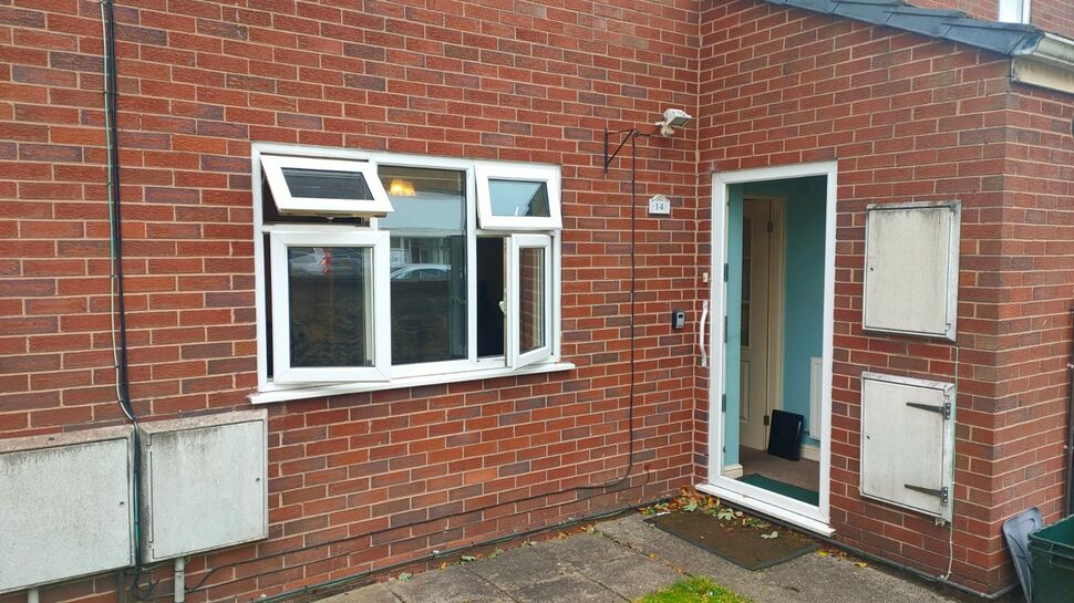 Main image of 1 bedroom  Flat for sale, Rhosddu Road, Wrexham, LL11