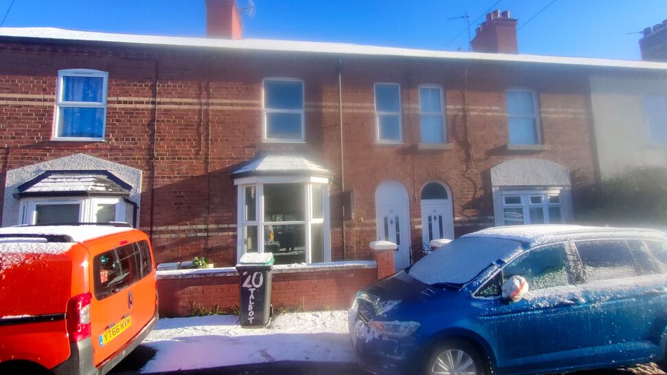 4 bedroom Mid Terrace House for sale