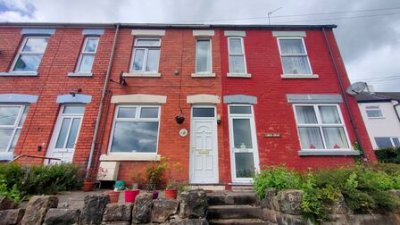 2 bedroom Mid Terrace House for sale