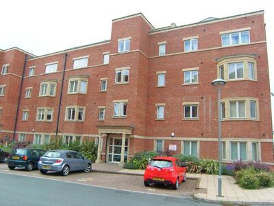 Caxton Place, 2 bedroom Flat for sale, &pound;125,000
