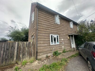The Close, 3 bedroom Semi Detached House to rent, £1,100 pcm
