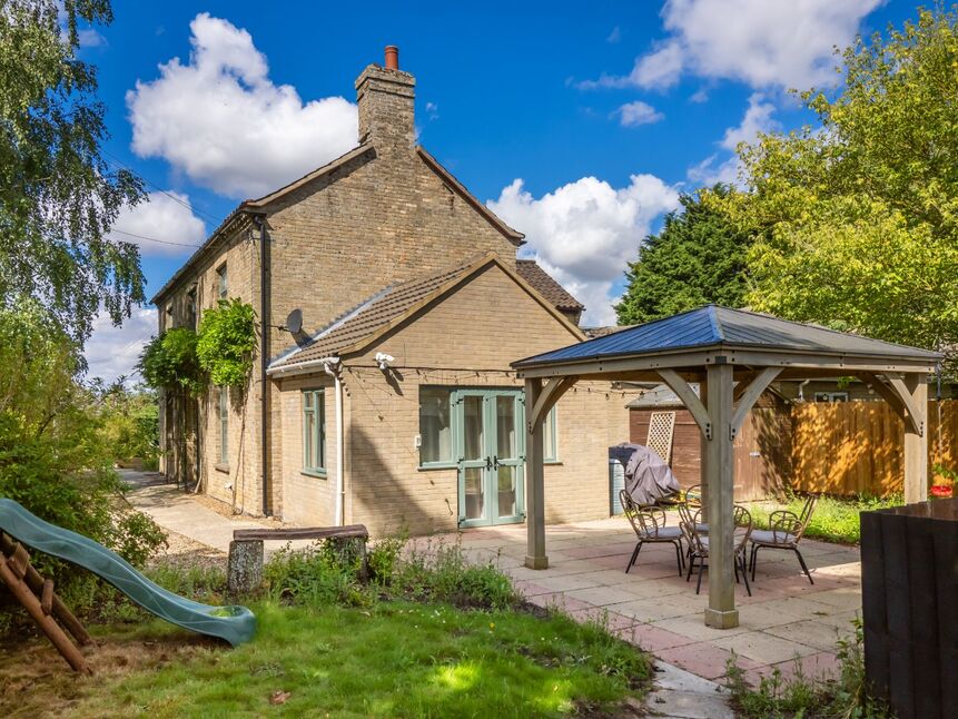 Main image of 3 bedroom Semi Detached House to rent, Norwich Road, Little Plumstead, Norfolk, NR13