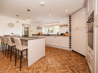 Norwich Road, 4 bedroom Semi Detached House to rent, £1,800 pcm