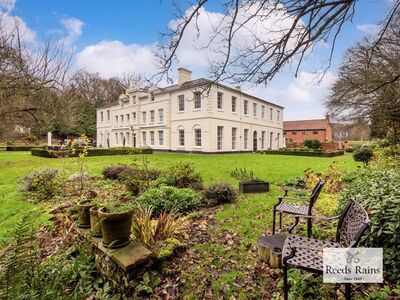 Wroxham Road, 4 bedroom Detached House to rent, &pound;2,500 pcm