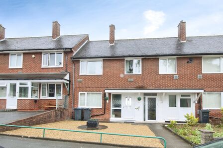 Hadlow Croft, 3 bedroom Mid Terrace House to rent, &pound;1,250 pcm